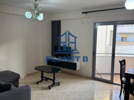 JEPET ME QIRA APARTAMENT 1+1 NË ÇENTRALE,VLORË