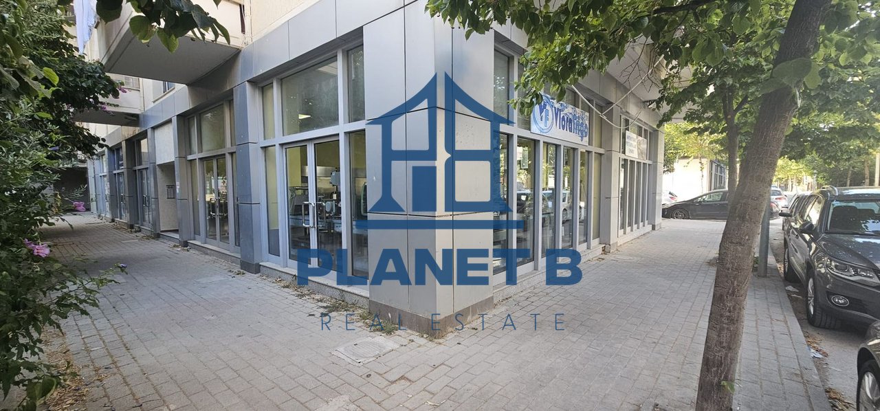 Dyqan me qira – Rruga e Çipajve, Vlorë