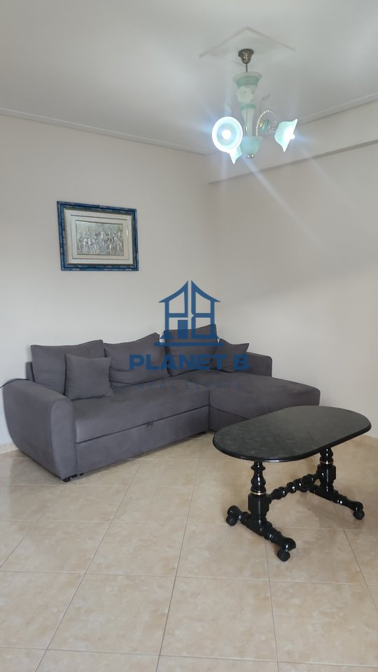 JEPET ME QIRA APARTAMENT 1+1 NË ÇENTRALE,VLORË