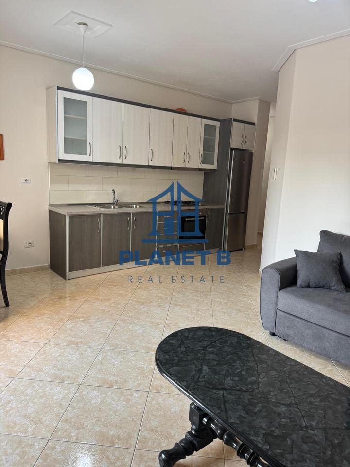 JEPET ME QIRA APARTAMENT 1+1 NË ÇENTRALE,VLORË