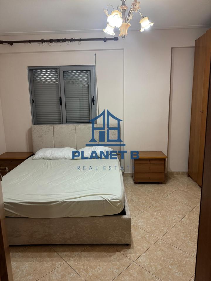 JEPET ME QIRA APARTAMENT 1+1 NË ÇENTRALE,VLORË