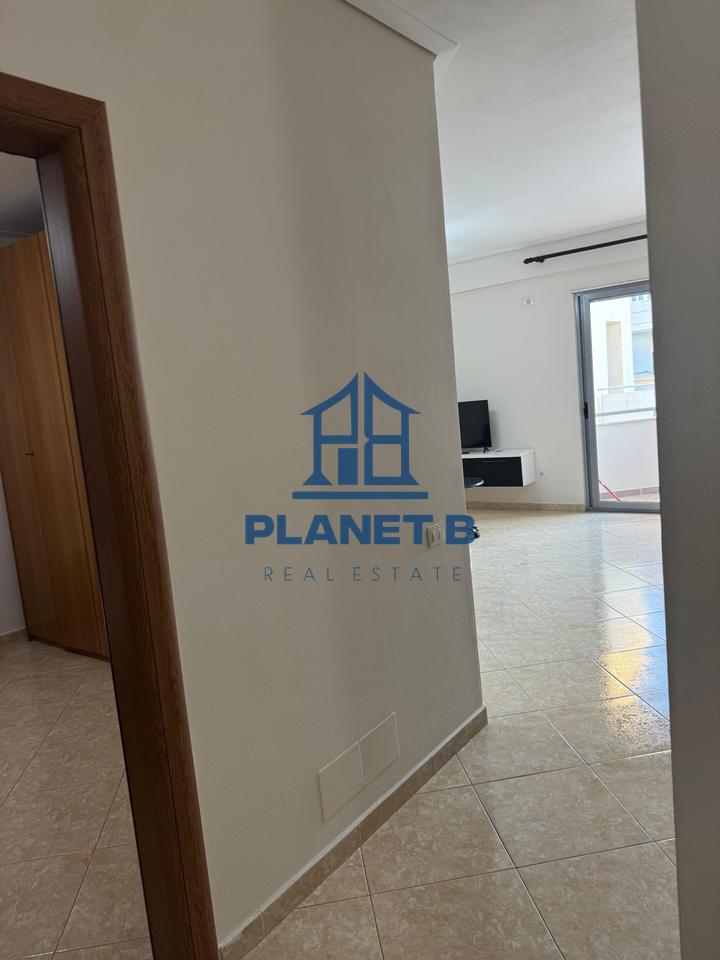 JEPET ME QIRA APARTAMENT 1+1 NË ÇENTRALE,VLORË