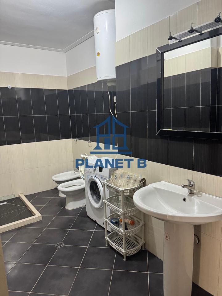 JEPET ME QIRA APARTAMENT 1+1 NË ÇENTRALE,VLORË