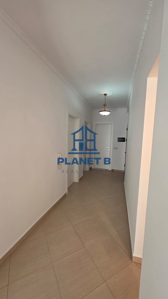 ULET ÇMIMI!! SHITET APARTAMENT TEK RRUGA E CIPAJVE NE VLORE