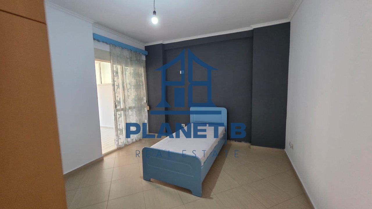 ULET ÇMIMI!! SHITET APARTAMENT TEK RRUGA E CIPAJVE NE VLORE