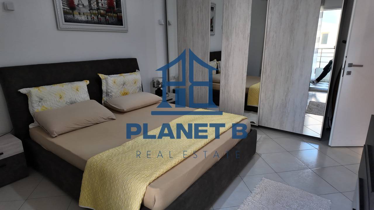 Apartament 2+1+2 Ballkone  Me Qira në Lungomare, Vlorë - 500€