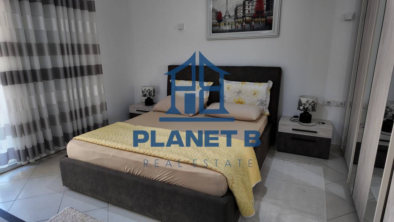 Apartament 2+1+2 Ballkone  Me Qira në Lungomare, Vlorë - 500€