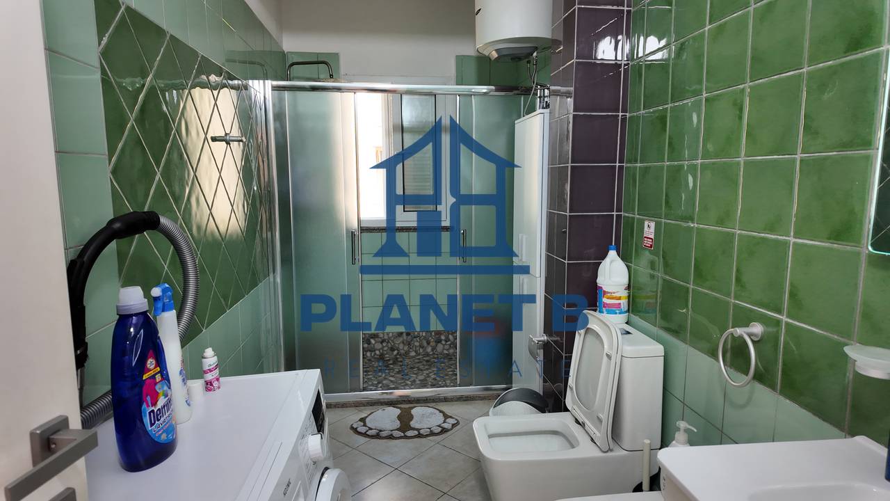 Apartament 2+1+2 Ballkone  Me Qira në Lungomare, Vlorë - 500€