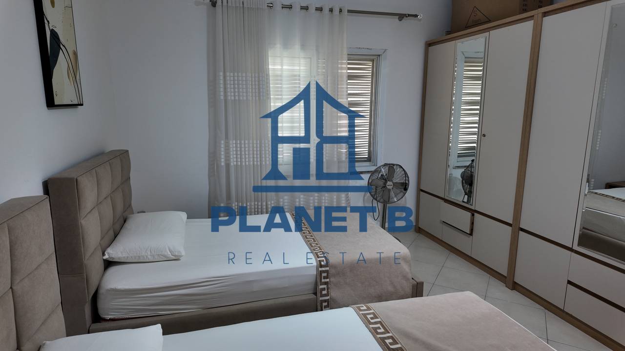Apartament 2+1+2 Ballkone  Me Qira në Lungomare, Vlorë - 500€