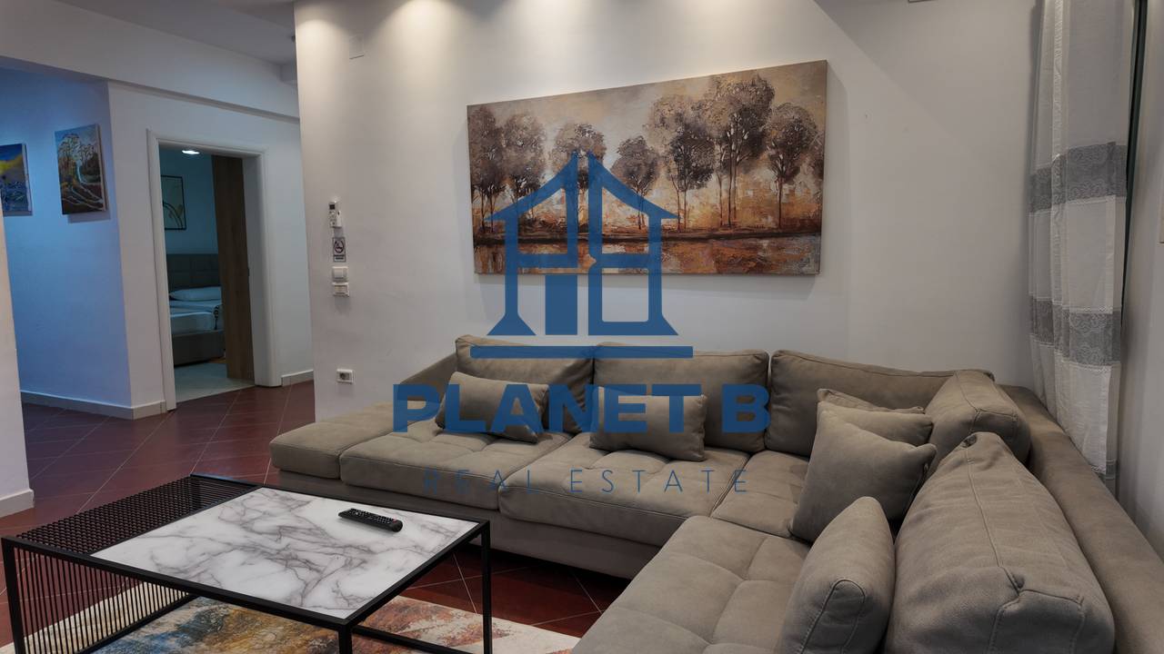 Apartament 2+1+2 Ballkone  Me Qira në Lungomare, Vlorë - 500€