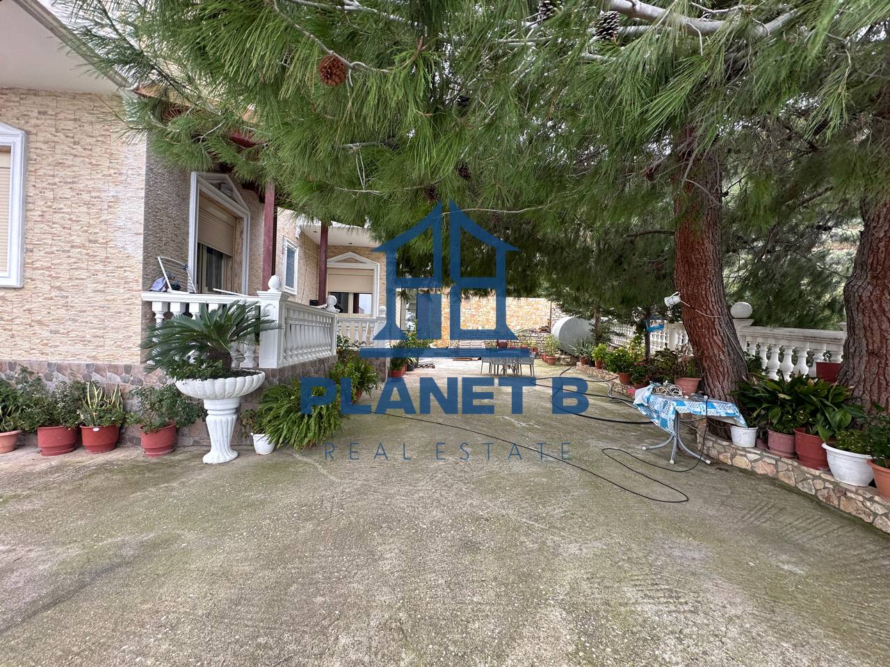 Vilë 2 Kate me 8 Garsoniere & Dupleks , Uji i Ftohtë