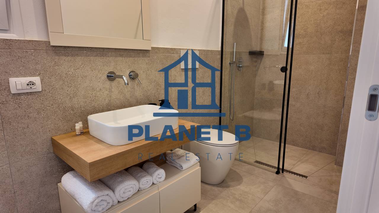 STUDIO DI LUSSO IN AFFITTO
250 EURO AL MESE TUTTE LE UTENZE INCLUSE