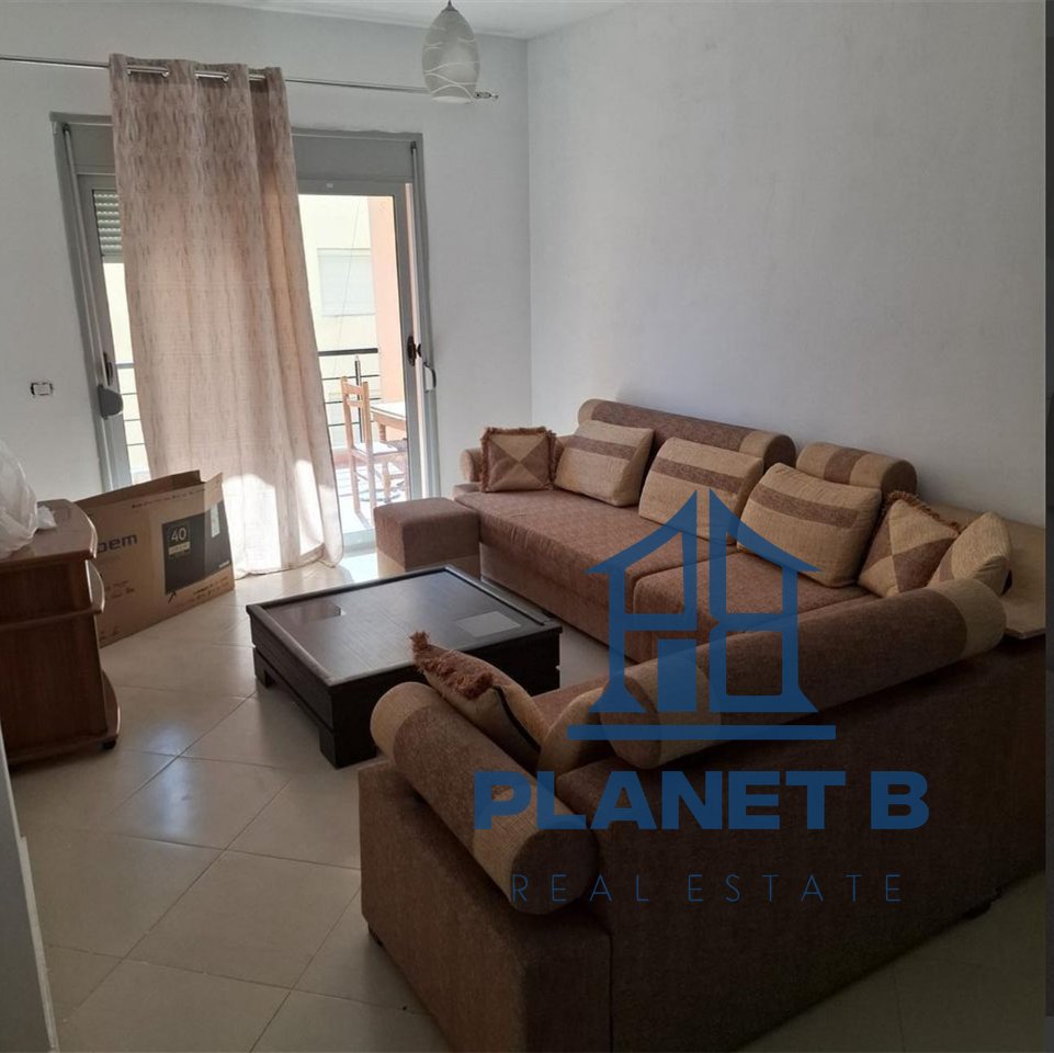 Appartamento 2+1 in Affitto a Scuola di Musica, Vlorë - 350€ | 110 m²