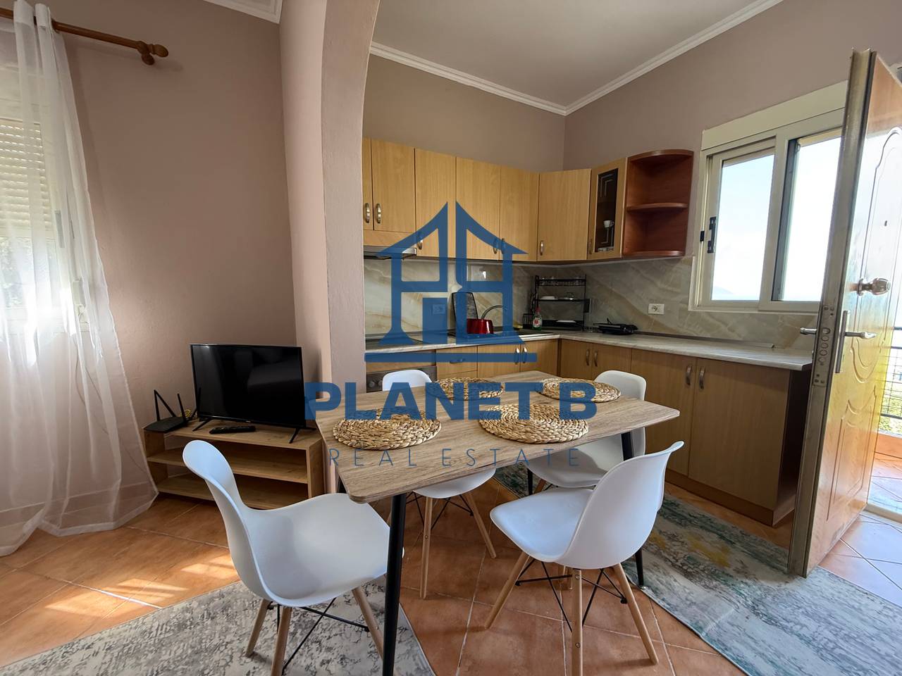 Affittasi Casa Privata – 7 Palazzi, Valona