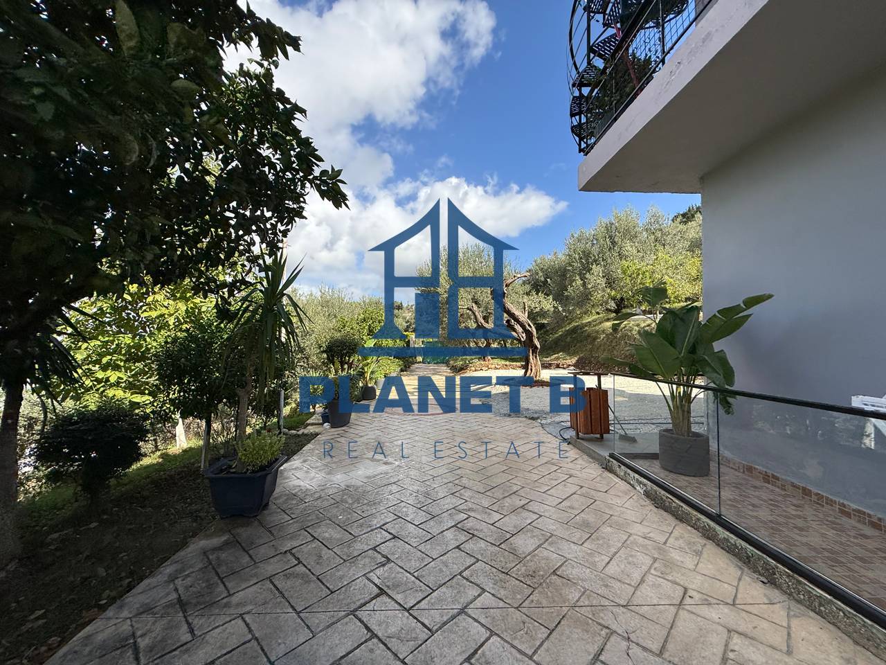 Affittasi Casa Privata – 7 Palazzi, Valona