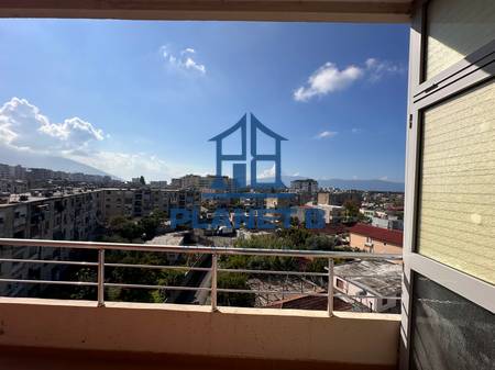 Appartamento 2+1 in affitto a lungo termine – Via Hysni Tringa, vicino alla Scuola del Petrolio, Vlora