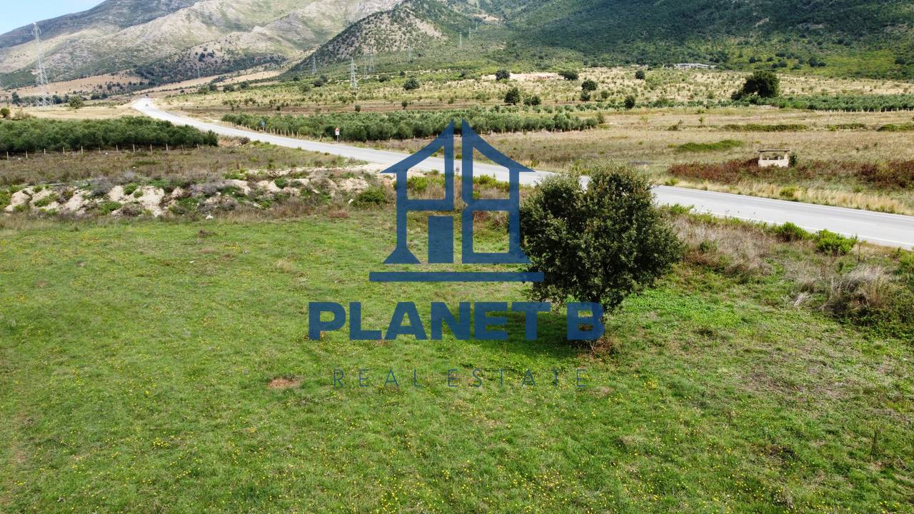 Mundësi e rrallë investimi në Bypass-in e Vlorës – 8.000 m² tokë me akses direkt në rrugë kryesore