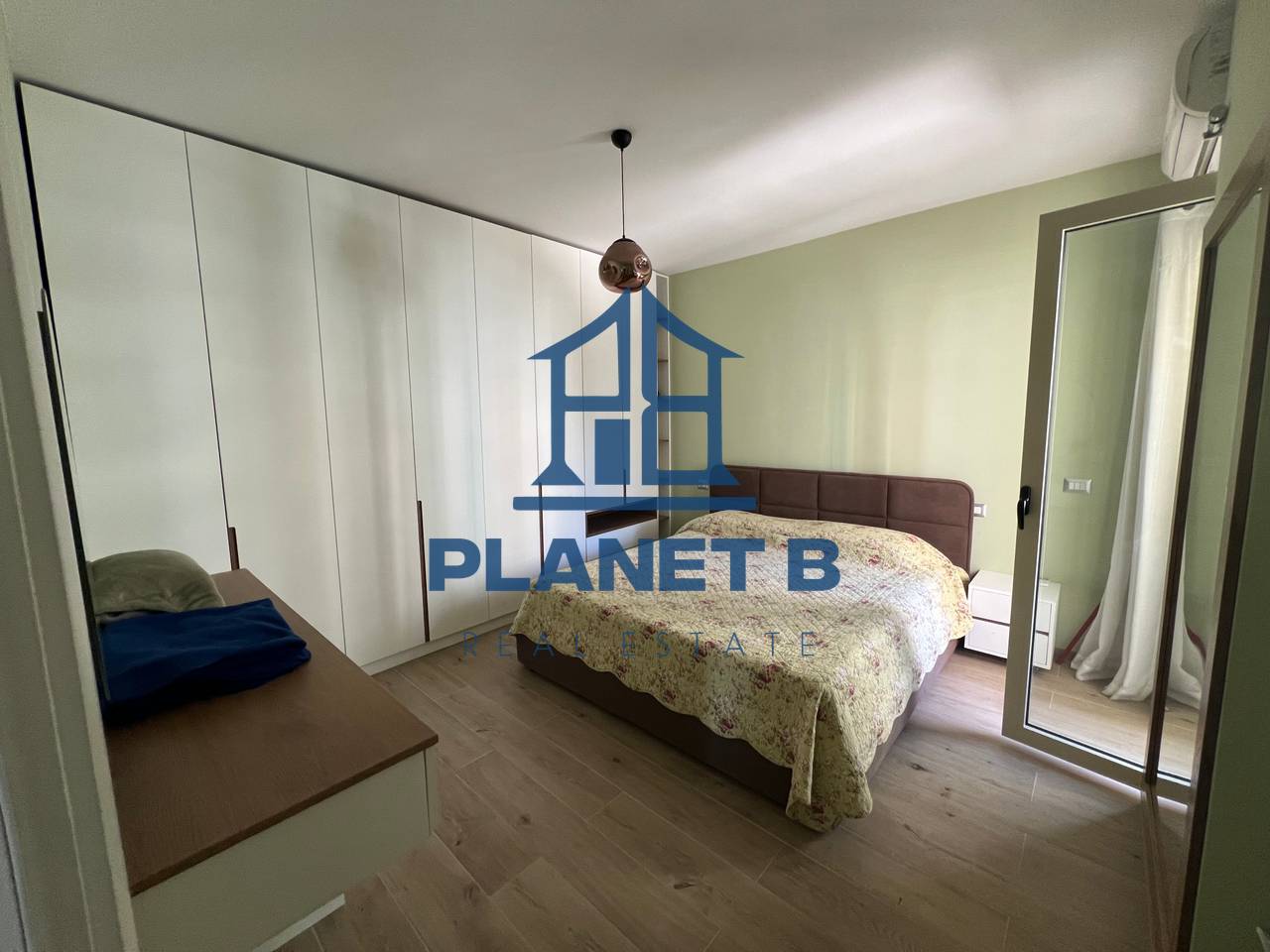 APARTAMENT 2+1 LUKSOZ VIJE E PARE LUNGOMARE ME QERA AFATGJATE