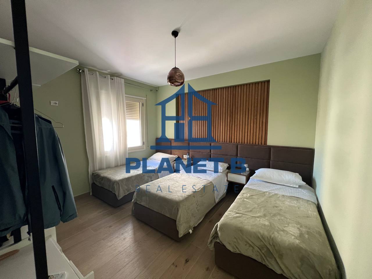 APARTAMENT 2+1 LUKSOZ VIJE E PARE LUNGOMARE ME QERA AFATGJATE