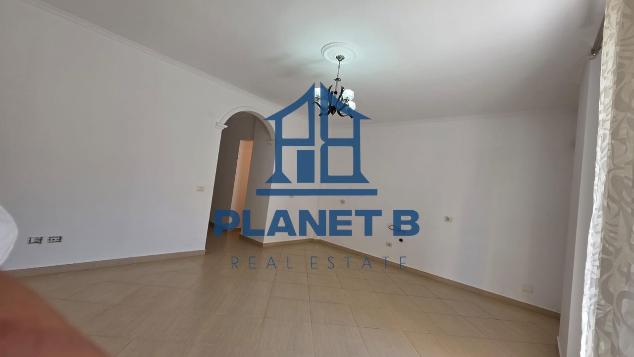 ULET ÇMIMI SHITET APARTAMENT 2+1+depo tek rruga e cipajve