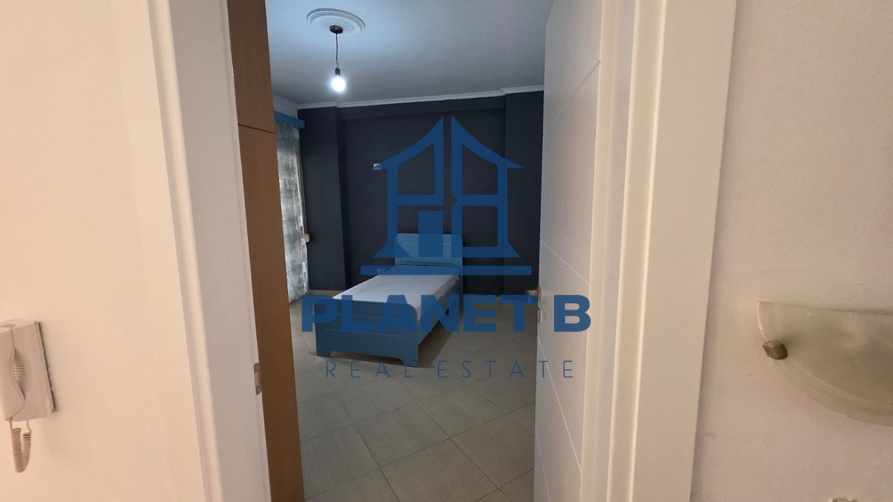 ULET ÇMIMI SHITET APARTAMENT 2+1+depo tek rruga e cipajve