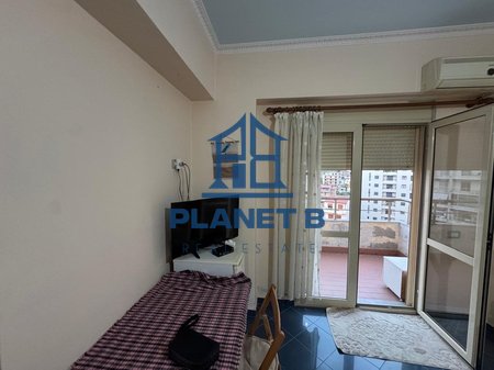 Shitet Studio në Lungomare