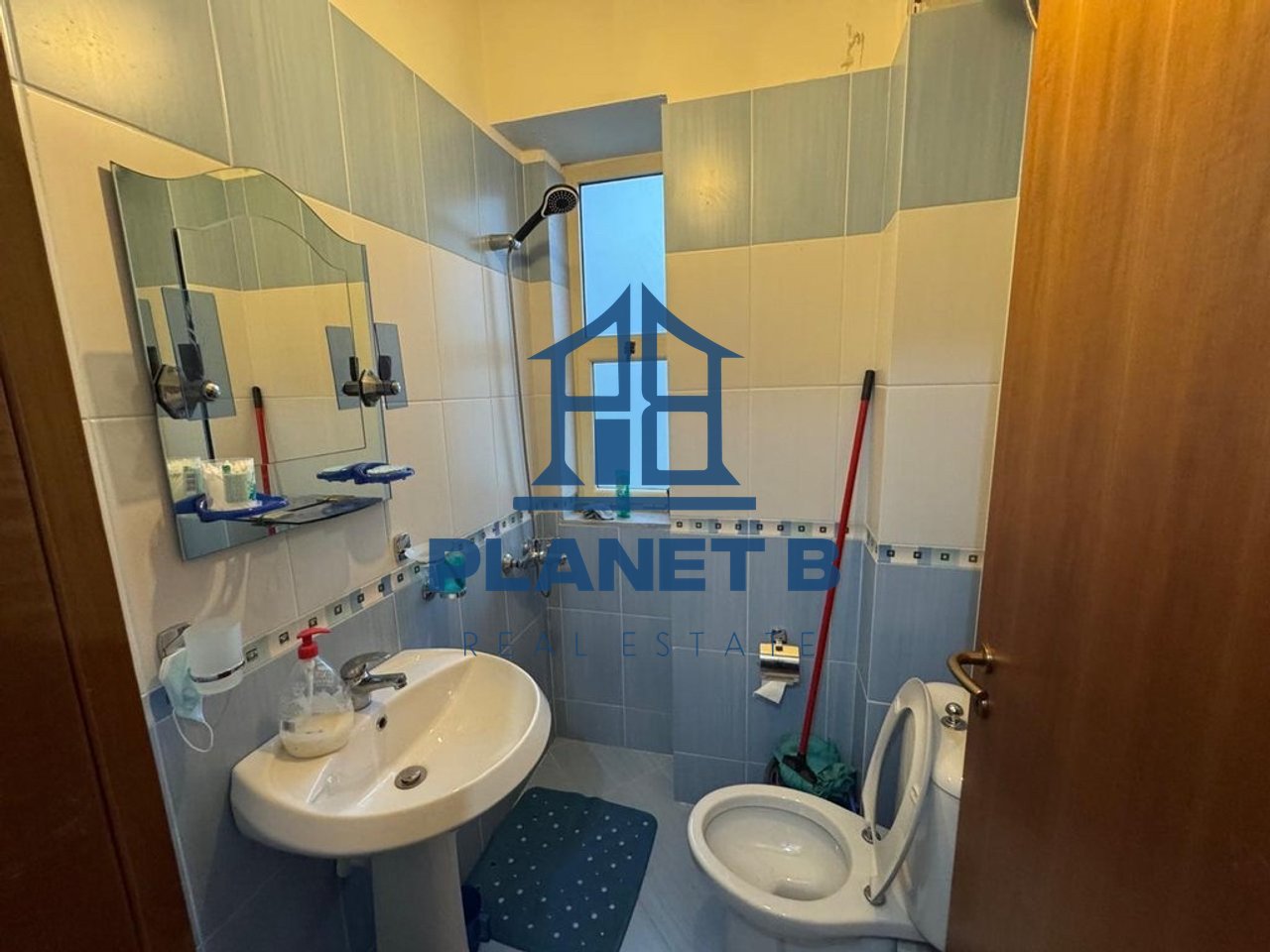Shitet Studio në Lungomare