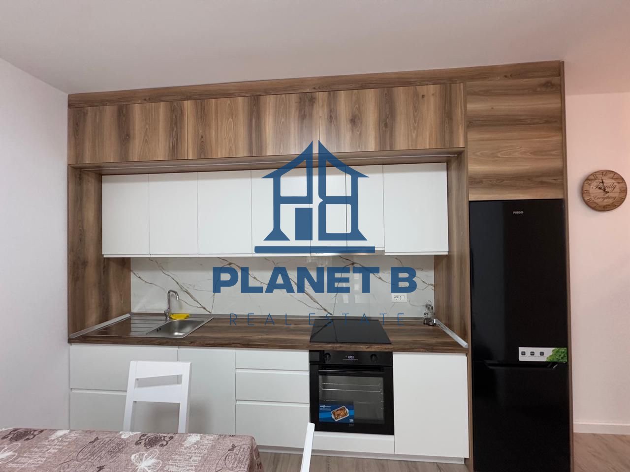 Jepet me qera Apartamenti 1+1 në Lungomare,Vlorë