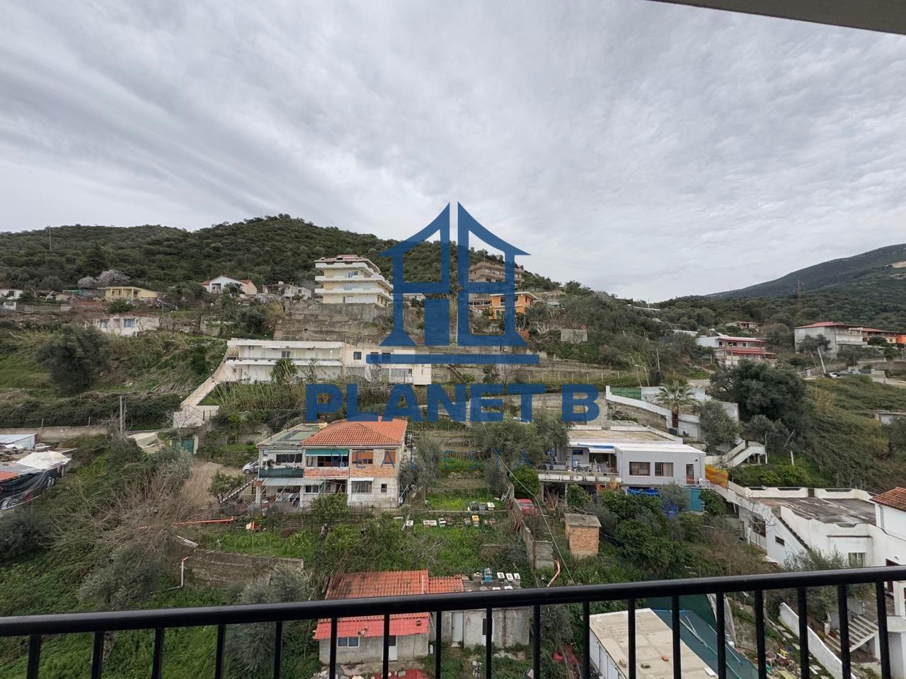 Jepet me qera Apartamenti 1+1 në Lungomare,Vlorë