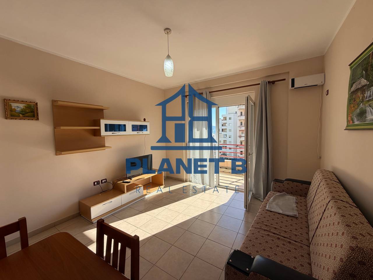 Jepet me Qera Apartamenti 1+1 në Lungomare,Vlore