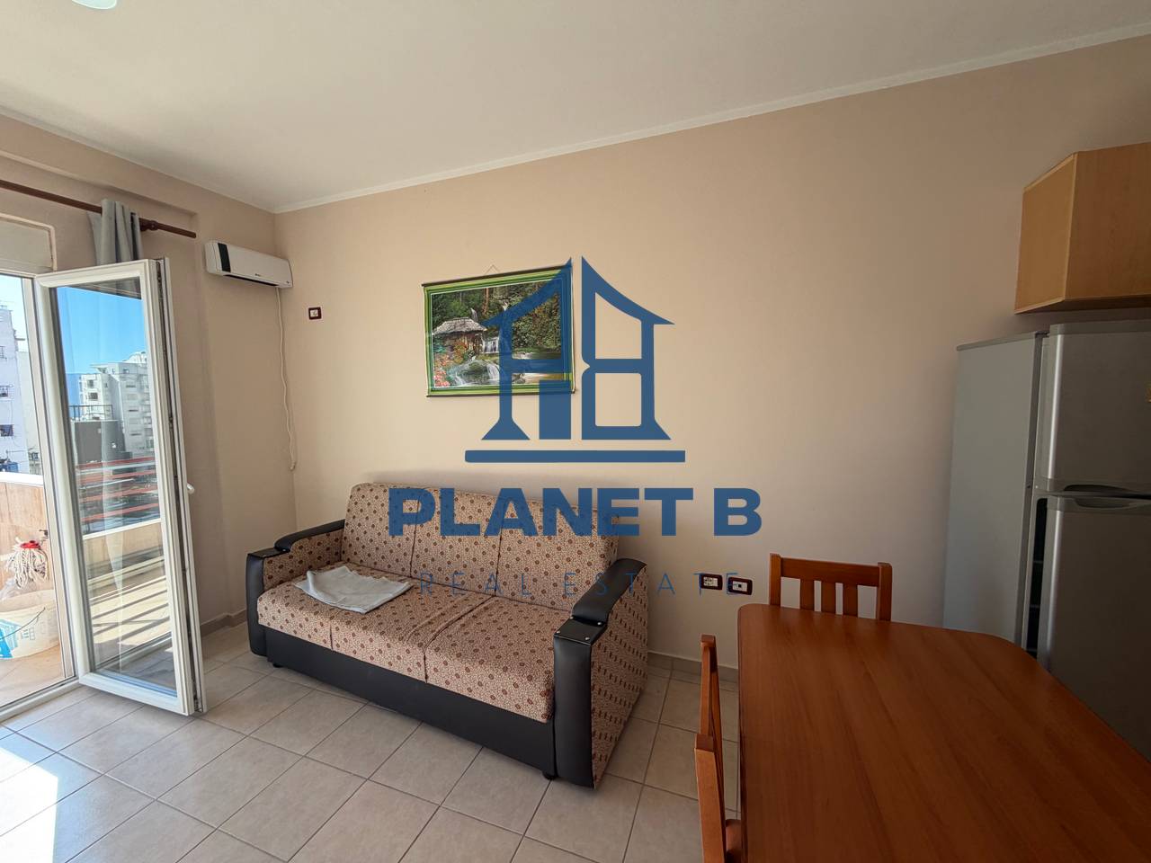 Jepet me Qera Apartamenti 1+1 në Lungomare,Vlore