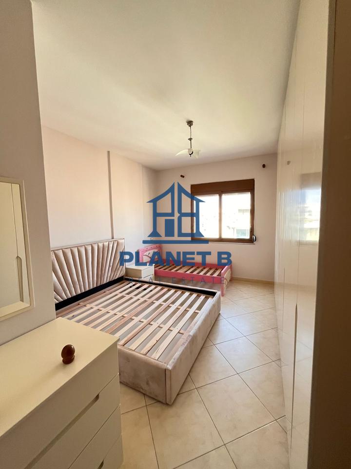Shitet apartament 1+1 tek Bulevardi Vlorë-Skelë