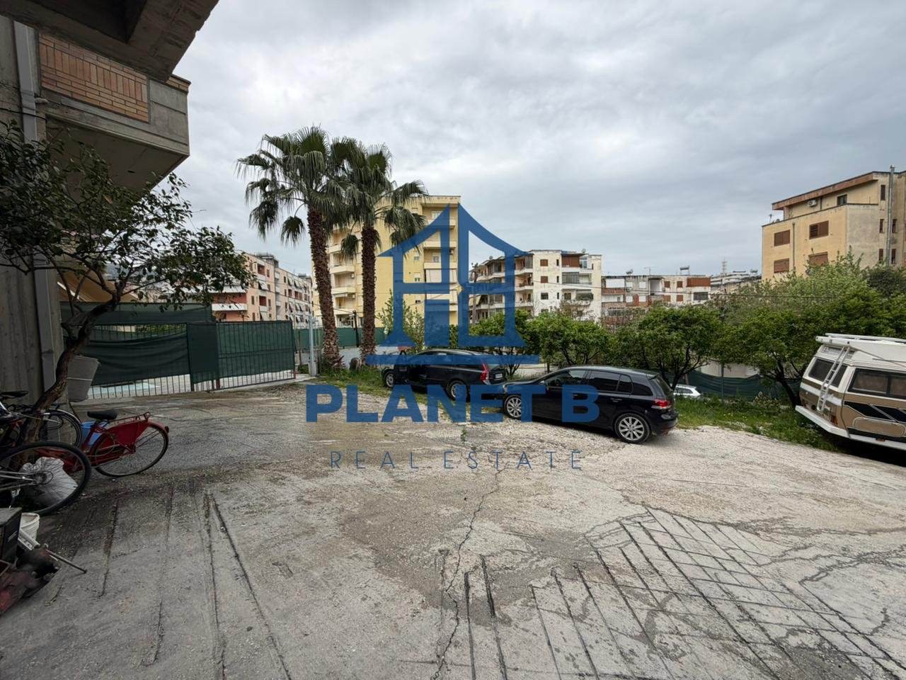 Jepet me qira magazinë pranë Tregut të Orizit, Vlorë | Ekskluzive