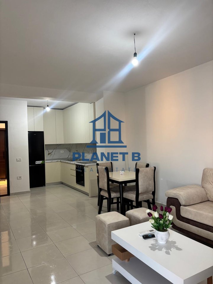 Apartament 1+1 Me Qira në Transballkanike, Vlorë - 400€