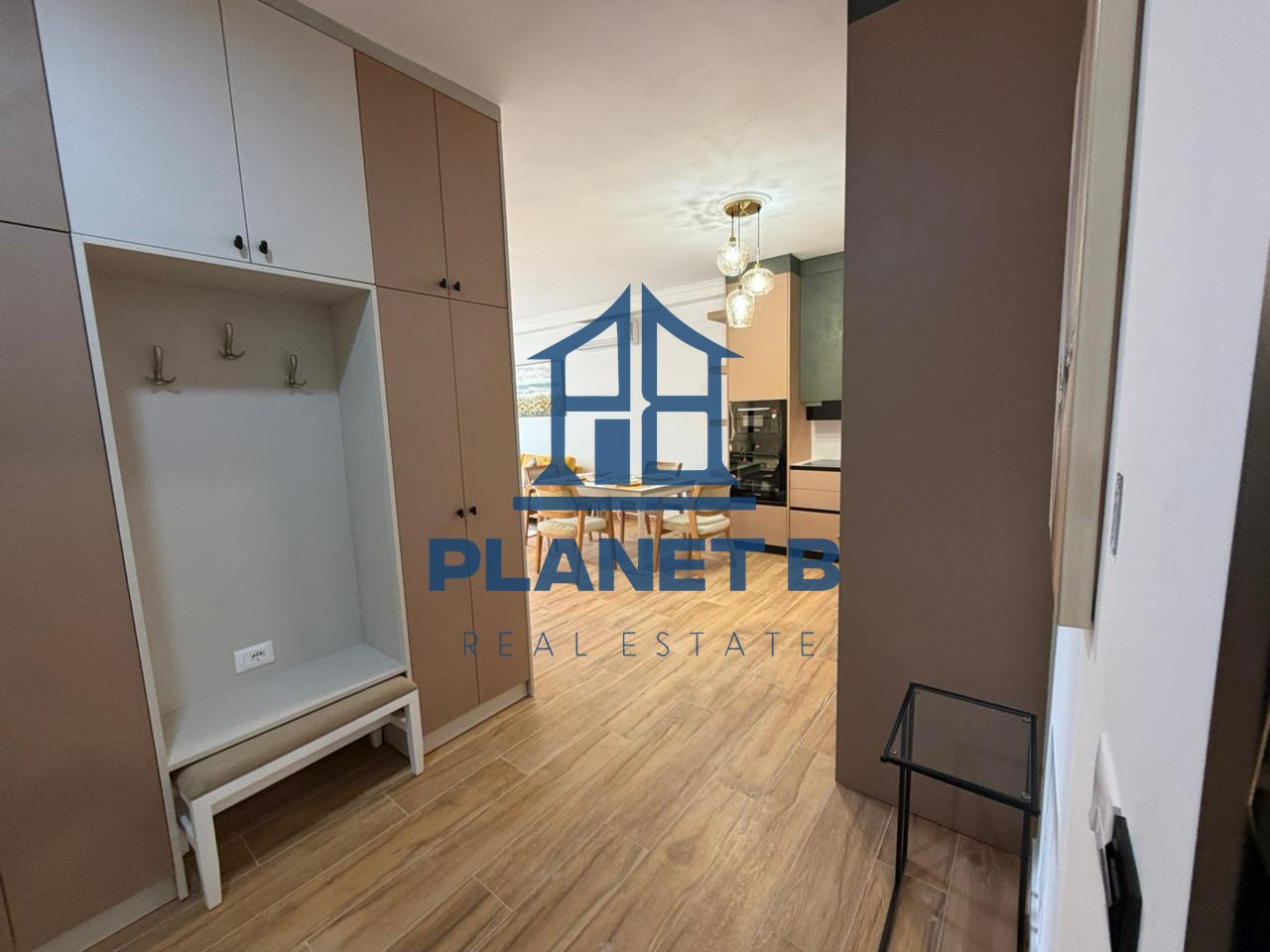 Appartamento di Lusso in Affitto – Vicino al Centro Città, Vlore