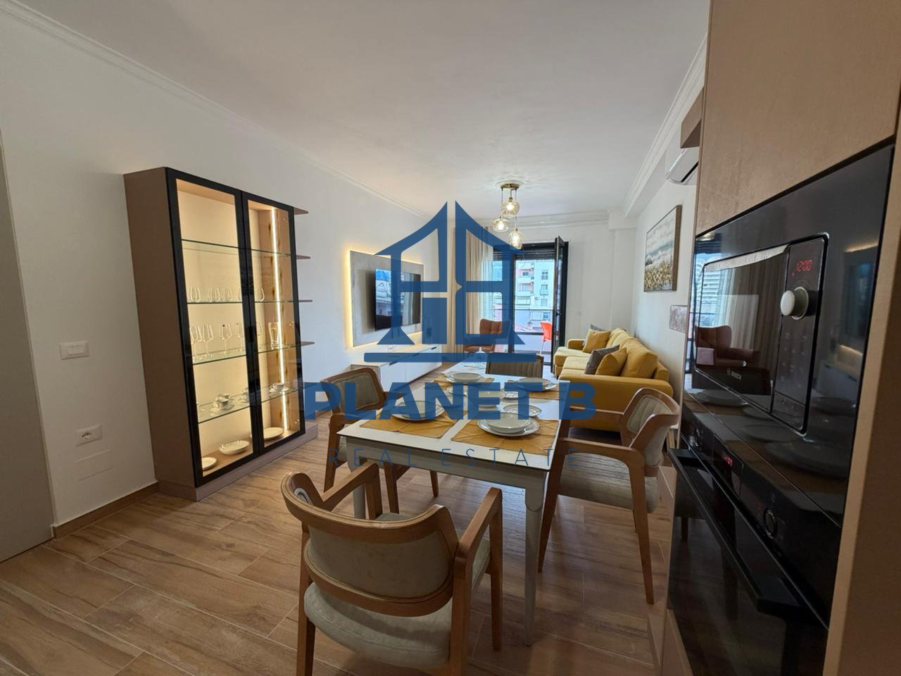 Appartamento di Lusso in Affitto – Vicino al Centro Città, Vlore