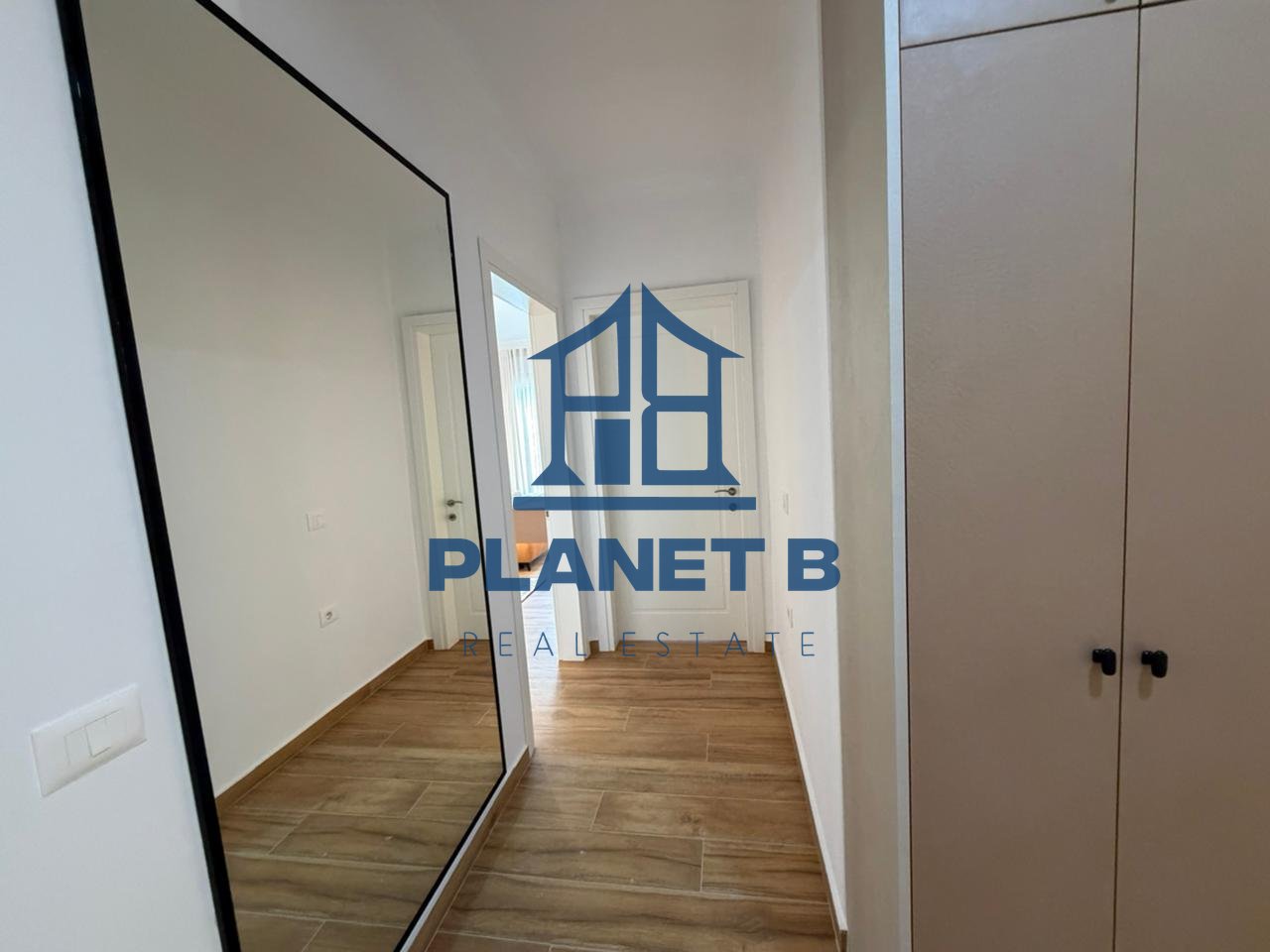 Appartamento di Lusso in Affitto – Vicino al Centro Città, Vlore