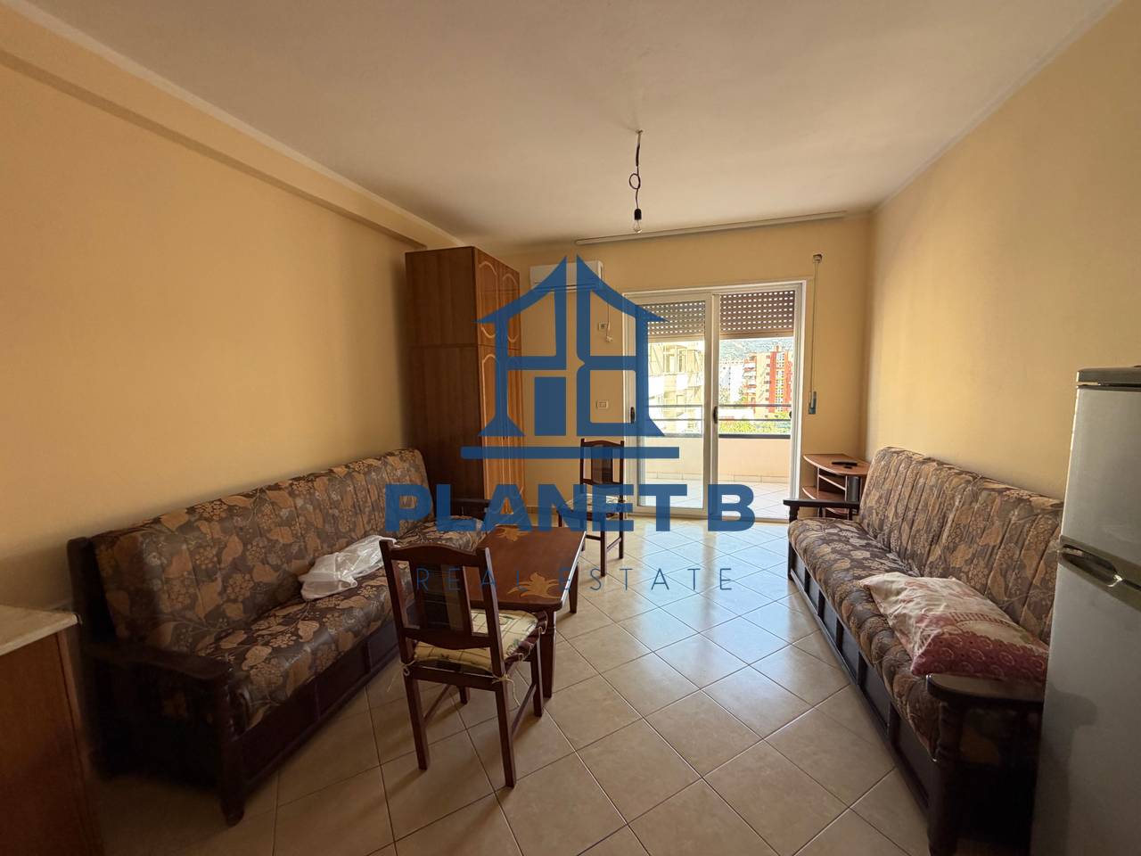 Jepet me Qera GARSIONERE në Rrugen e Çipajve,Vlorë