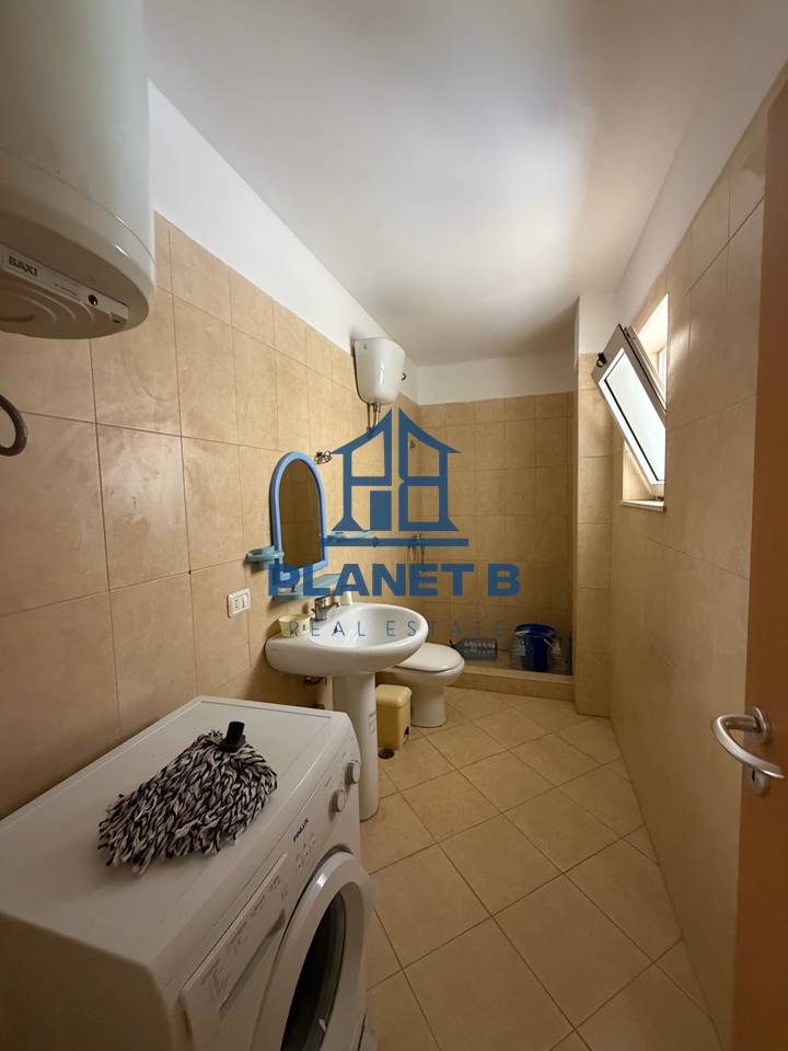 Jepet me Qera GARSIONERE në Rrugen e Çipajve,Vlorë