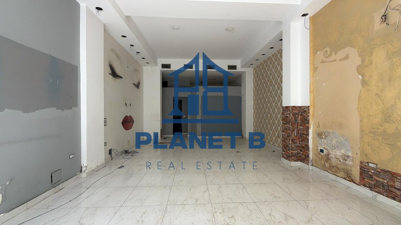 Dyqan me Qira në Vendndodhje Elite – Bulevardi Vlorë-Skelë