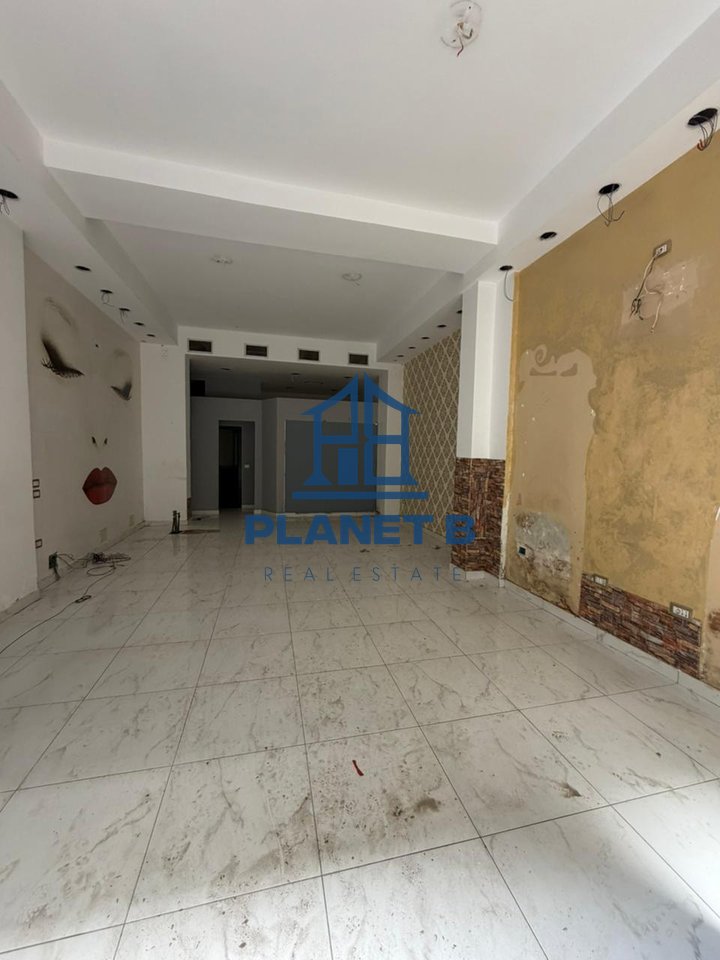 Dyqan me Qira në Vendndodhje Elite – Bulevardi Vlorë-Skelë