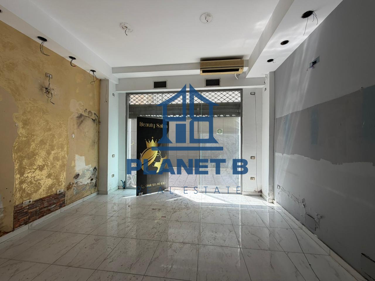 Dyqan me Qira në Vendndodhje Elite – Bulevardi Vlorë-Skelë