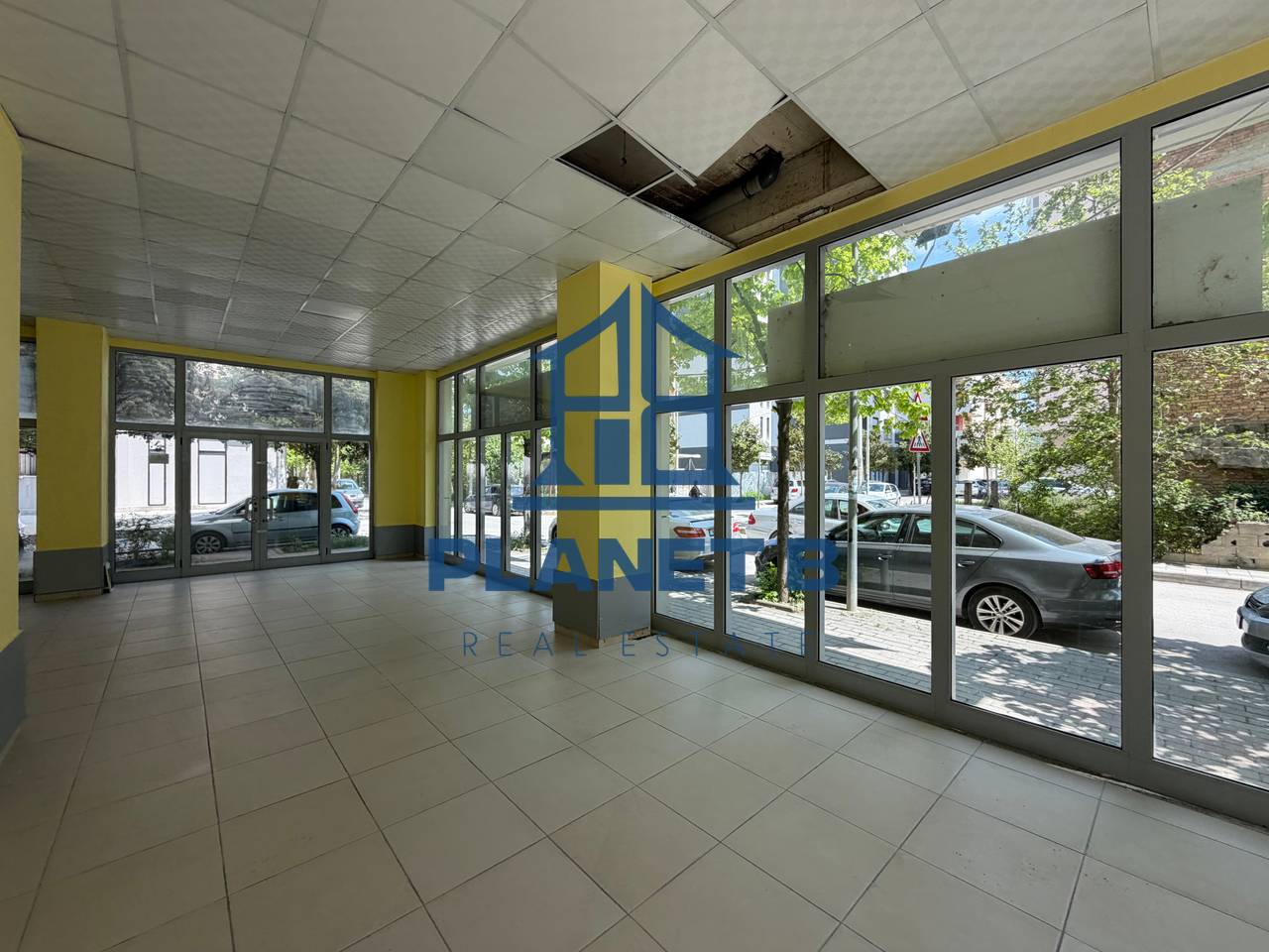 Dyqan me qira – Rruga e Çipajve, Vlorë