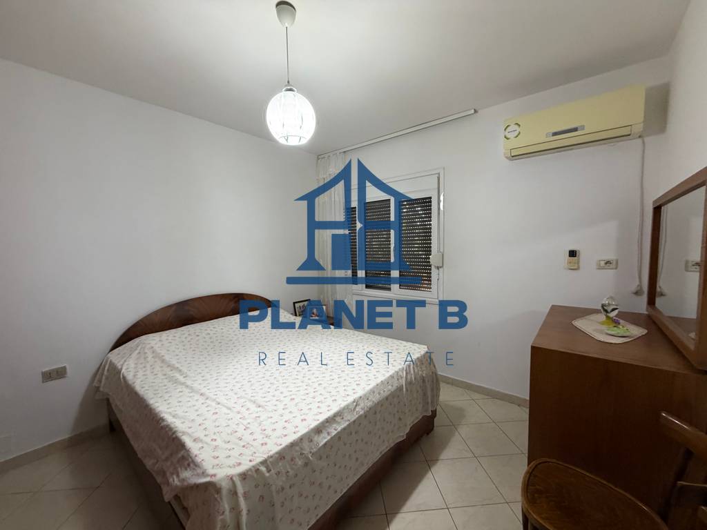 Jepet me qera apartament 2+1 pranë Policisë, Vlorë