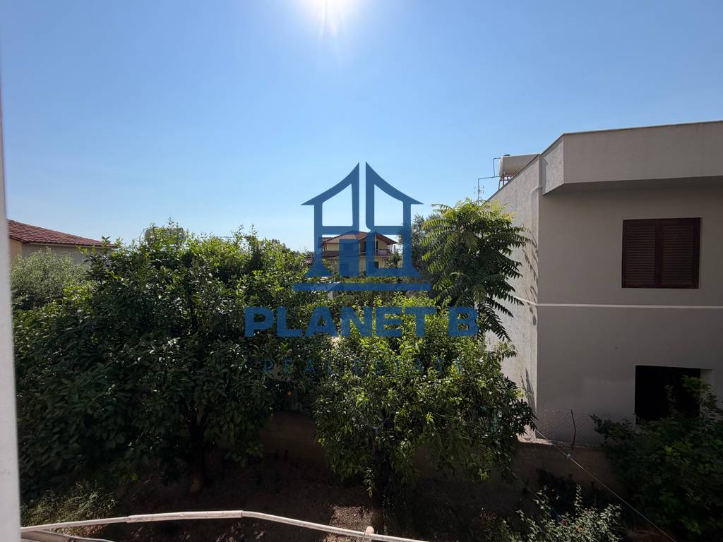 Jepet me qera apartament 2+1 pranë Policisë, Vlorë