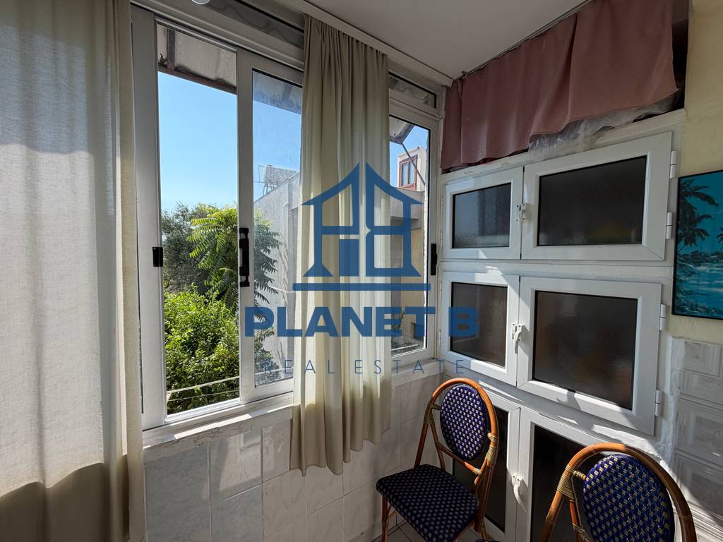 Jepet me qera apartament 2+1 pranë Policisë, Vlorë