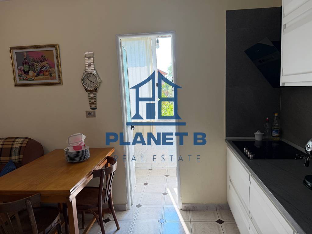 Jepet me qera apartament 2+1 pranë Policisë, Vlorë