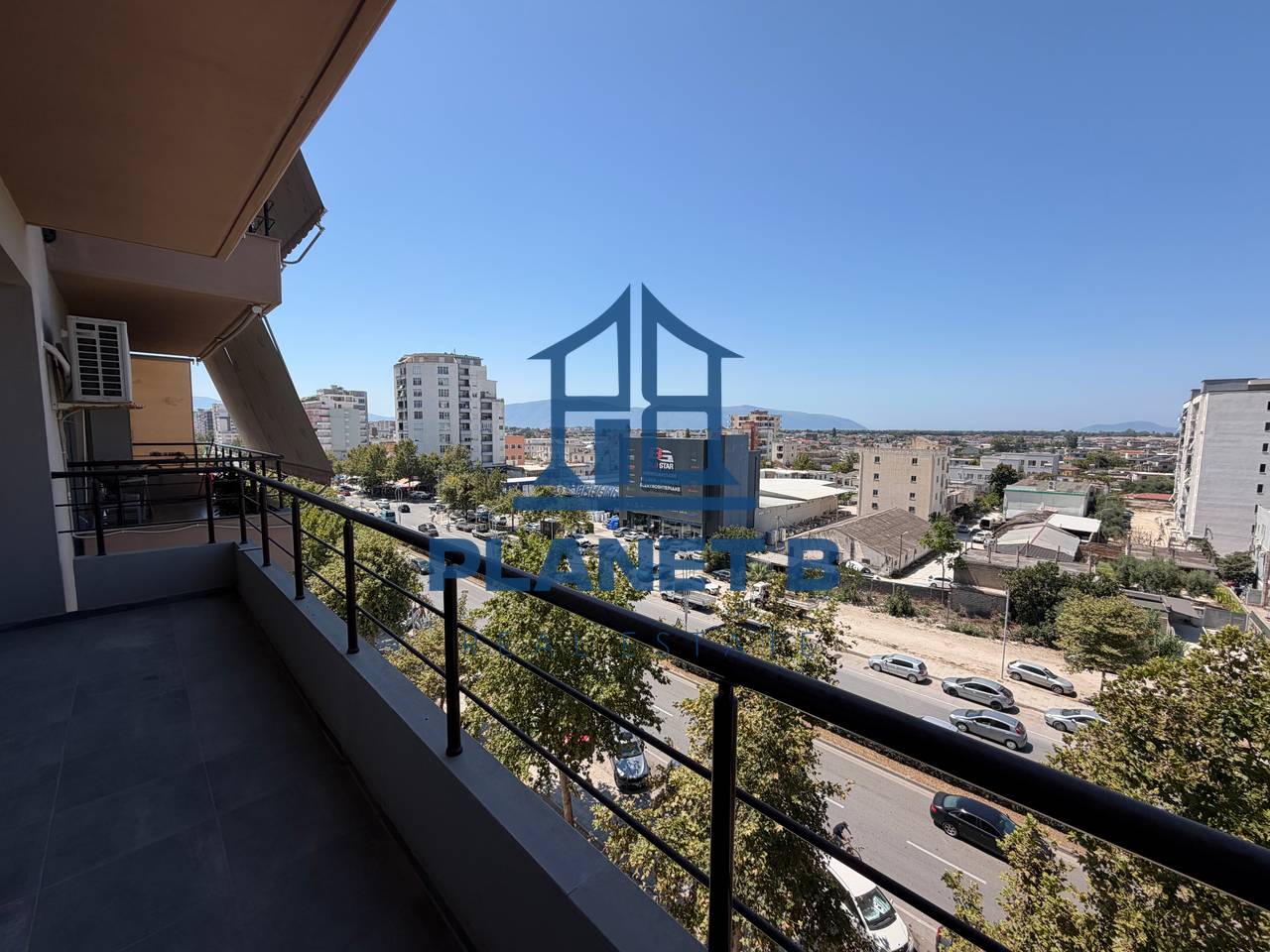 Apartment 1+1 for sale at the Officers' House in Vlora