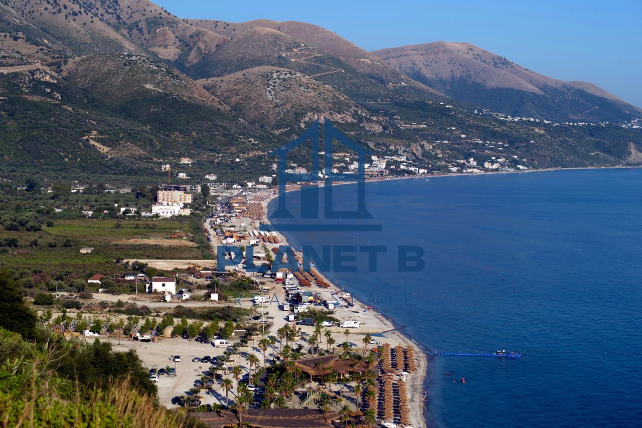 Shitet Toka Në Qeparo