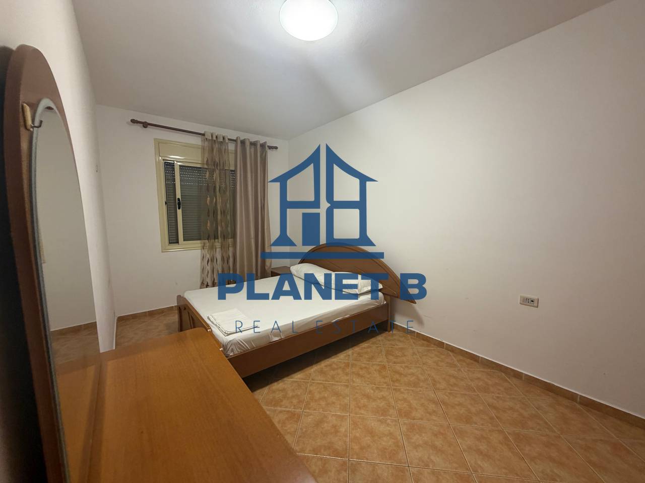 Jepet me Qera Apartamenti 1+1 ne Lungomare,Vlore